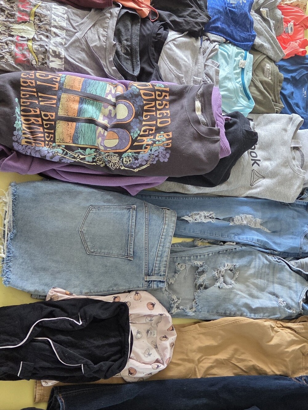 38 Pieces L-XL Womens Clothing Lot